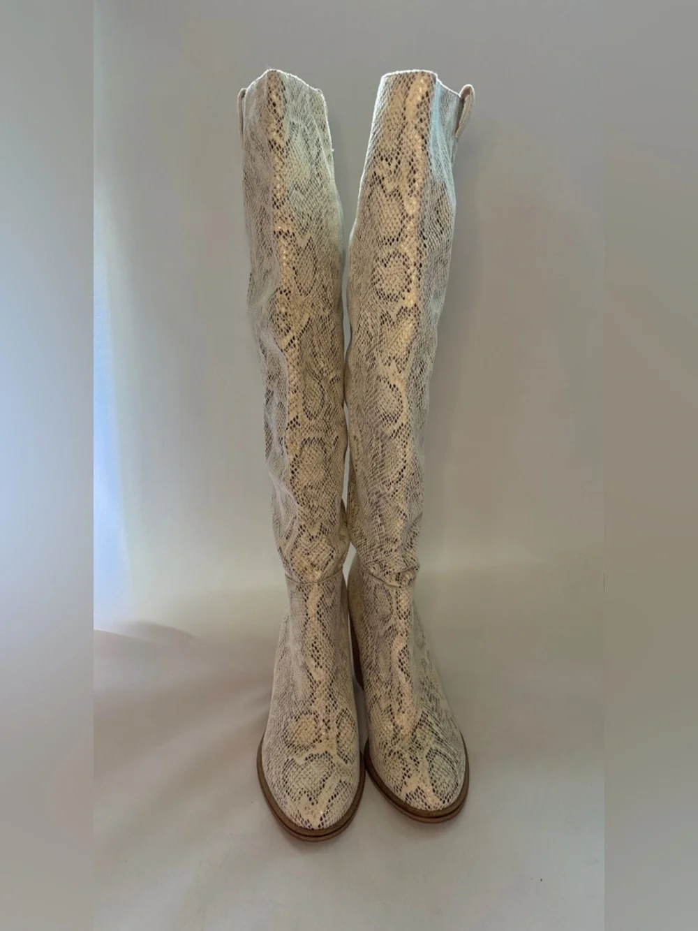 Mi.iM The Saint Slouch Knee-High Boots – Black and White Suede Size 10 - Picture 2 of 9